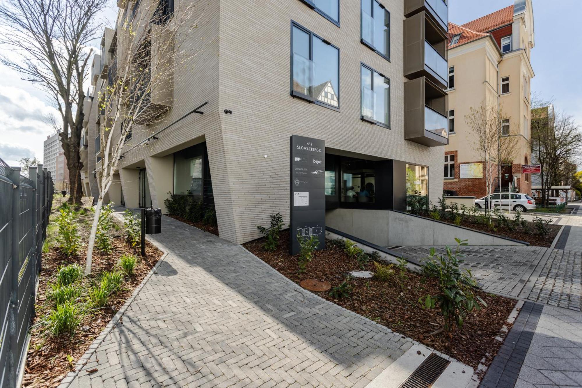 Nowoczesny Apartament Very Berry W Poznaniu Z Parkingiem I Biurkiem By Noclegi Renters Exterior foto